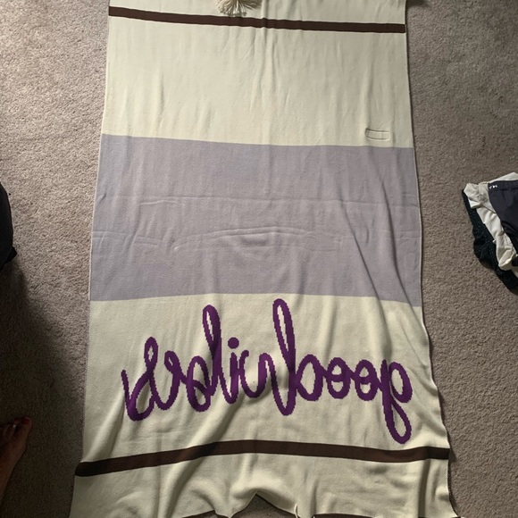 Young Living blanket/throw - Picture 2 of 3